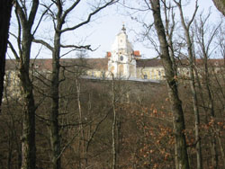 Blick auf die imposante Fassade